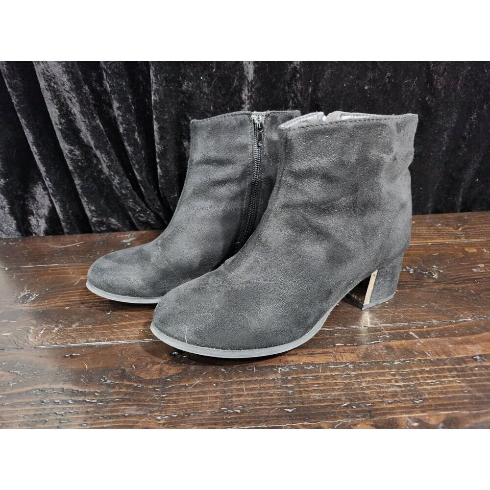 Qupid Black Suede Ankle Zip Booties/Sz. 6.5